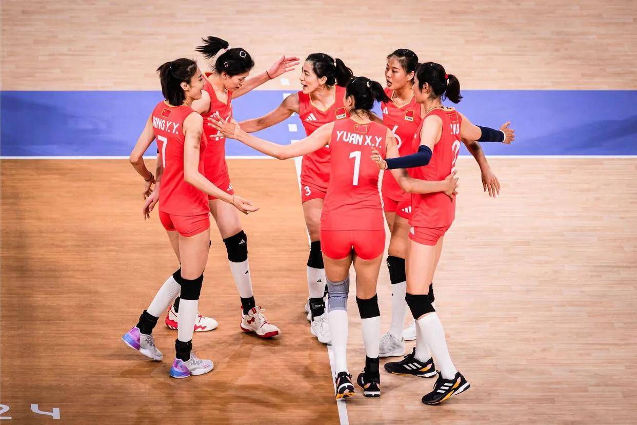 哈登回归首秀大放异彩，中国女排主场球迷高呼名字